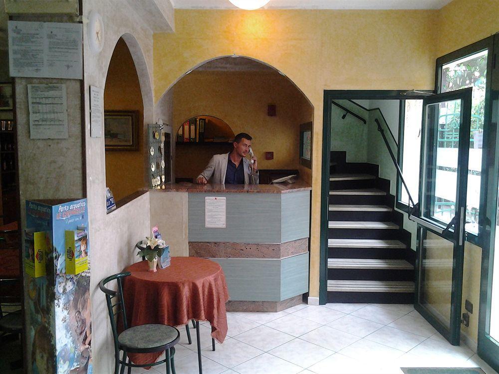 فاراتسي Hotel Lady Susanna المظهر الخارجي الصورة